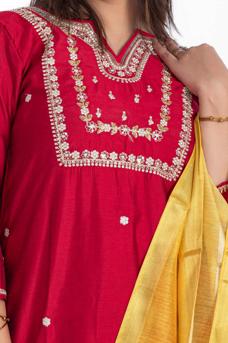 Ethnic Motifs Embroidered Regular liva kurta with Trouser & Organza Duppata-LBA-027 - Image 6