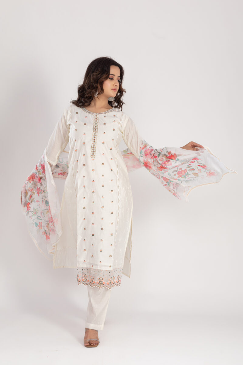 Floral Embroidered kurta & Trouser With Duppata-LBA-021 - Image 6