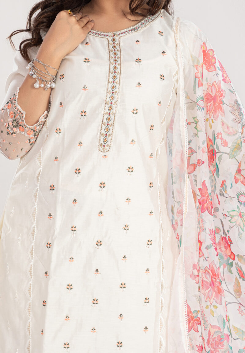 Floral Embroidered kurta & Trouser With Duppata-LBA-021 - Image 7