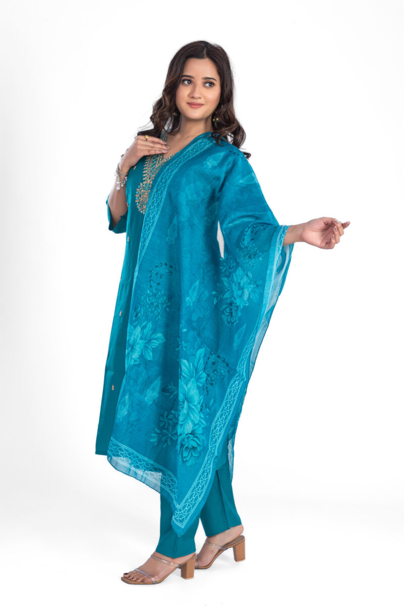 Women's Roman Silk Embroidered Kurta Set with Cotton Dupatta LBA-010 - Image 2
