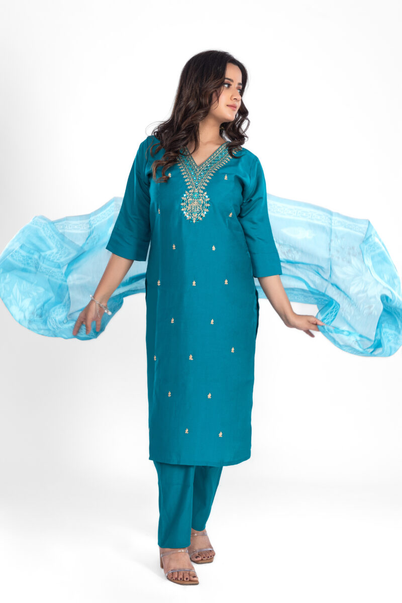 Women's Roman Silk Embroidered Kurta Set with Cotton Dupatta LBA-010 - Image 4
