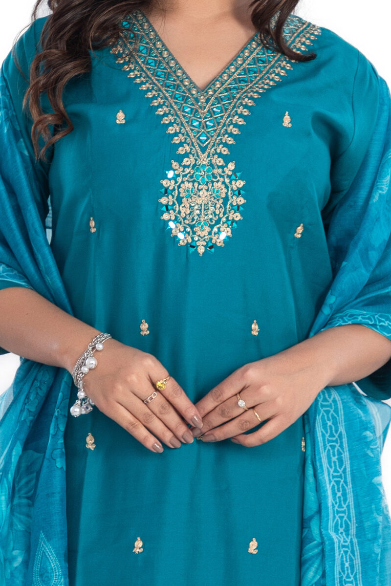 Women's Roman Silk Embroidered Kurta Set with Cotton Dupatta LBA-010 - Image 5