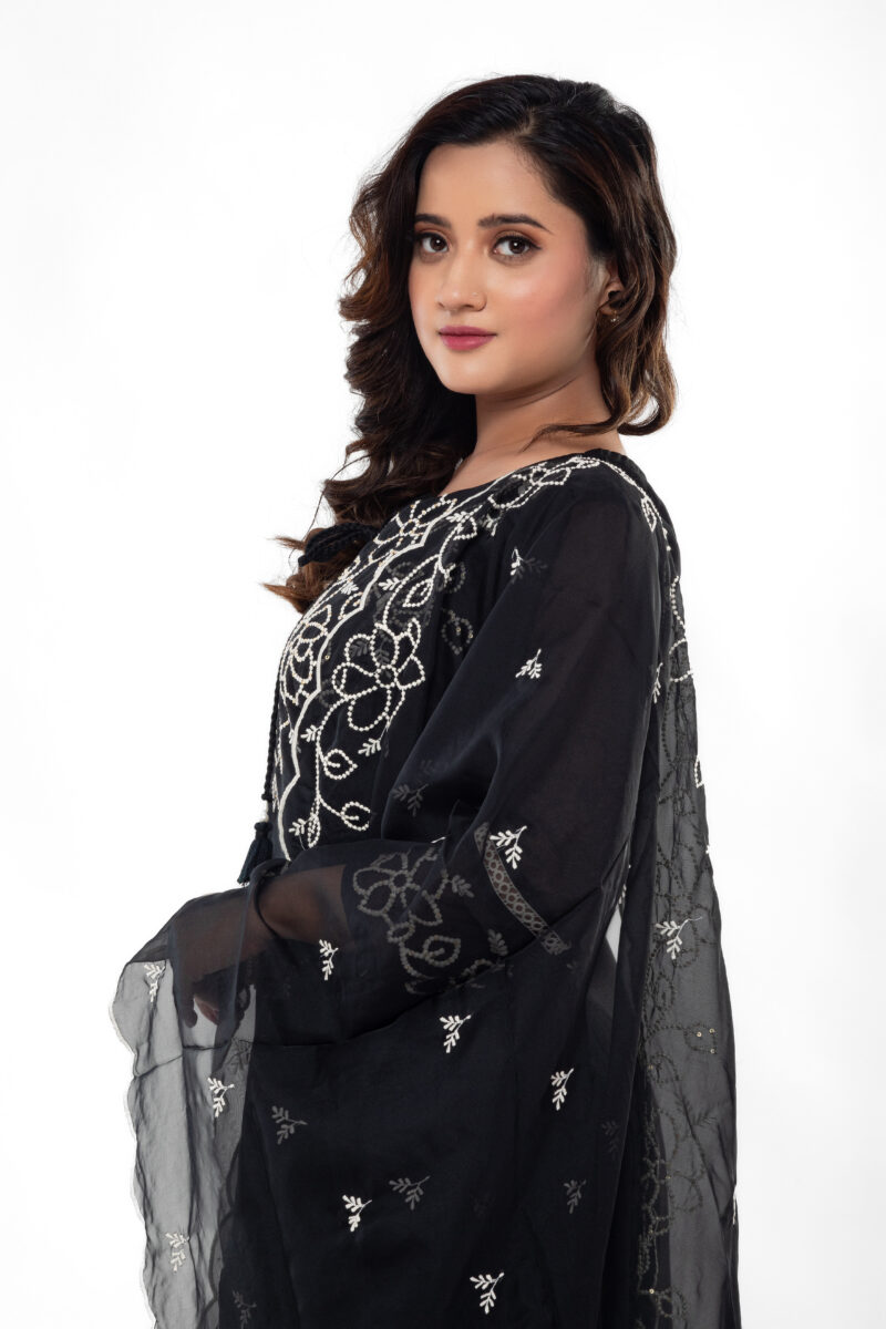 Kurta Set With Pant & Dupatta - LBA-040 - Image 7