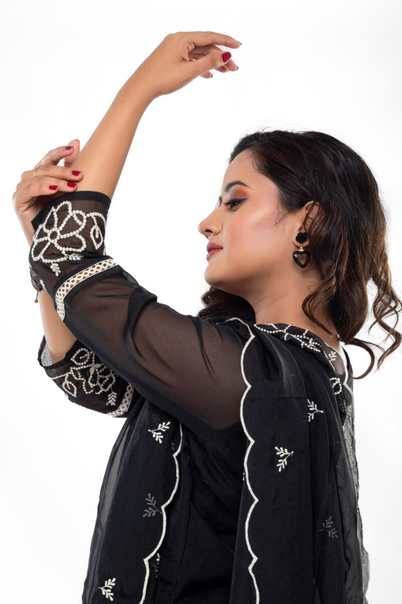 Kurta Set With Pant & Dupatta - LBA-040 - Image 3