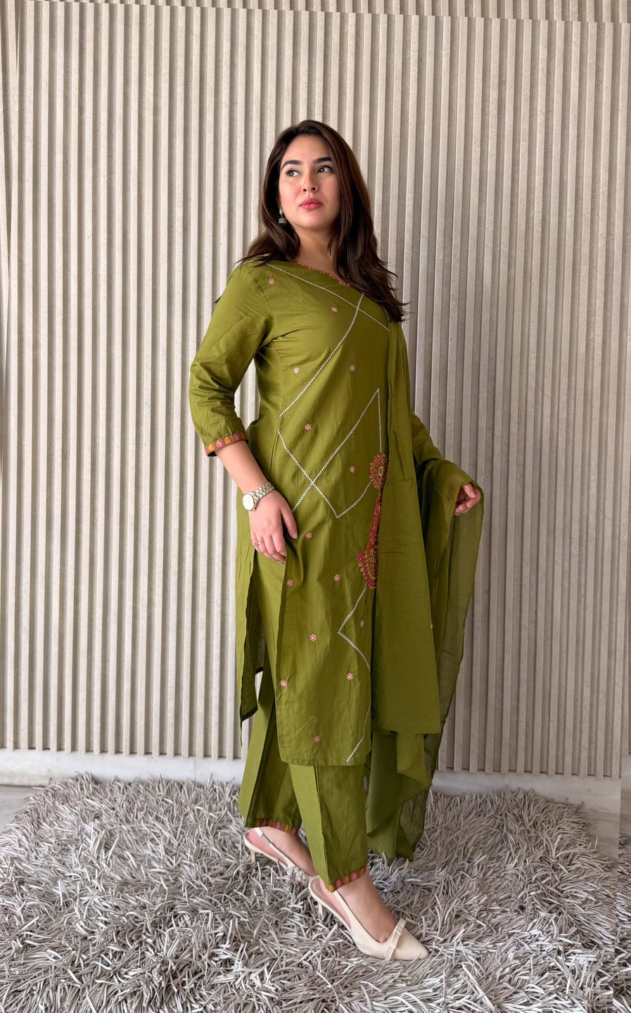 Label By Anusha | Green Gamthi Embroidered Straight Kurta Pant Set with Cotton Dupatta I LBA-089 - Image 2