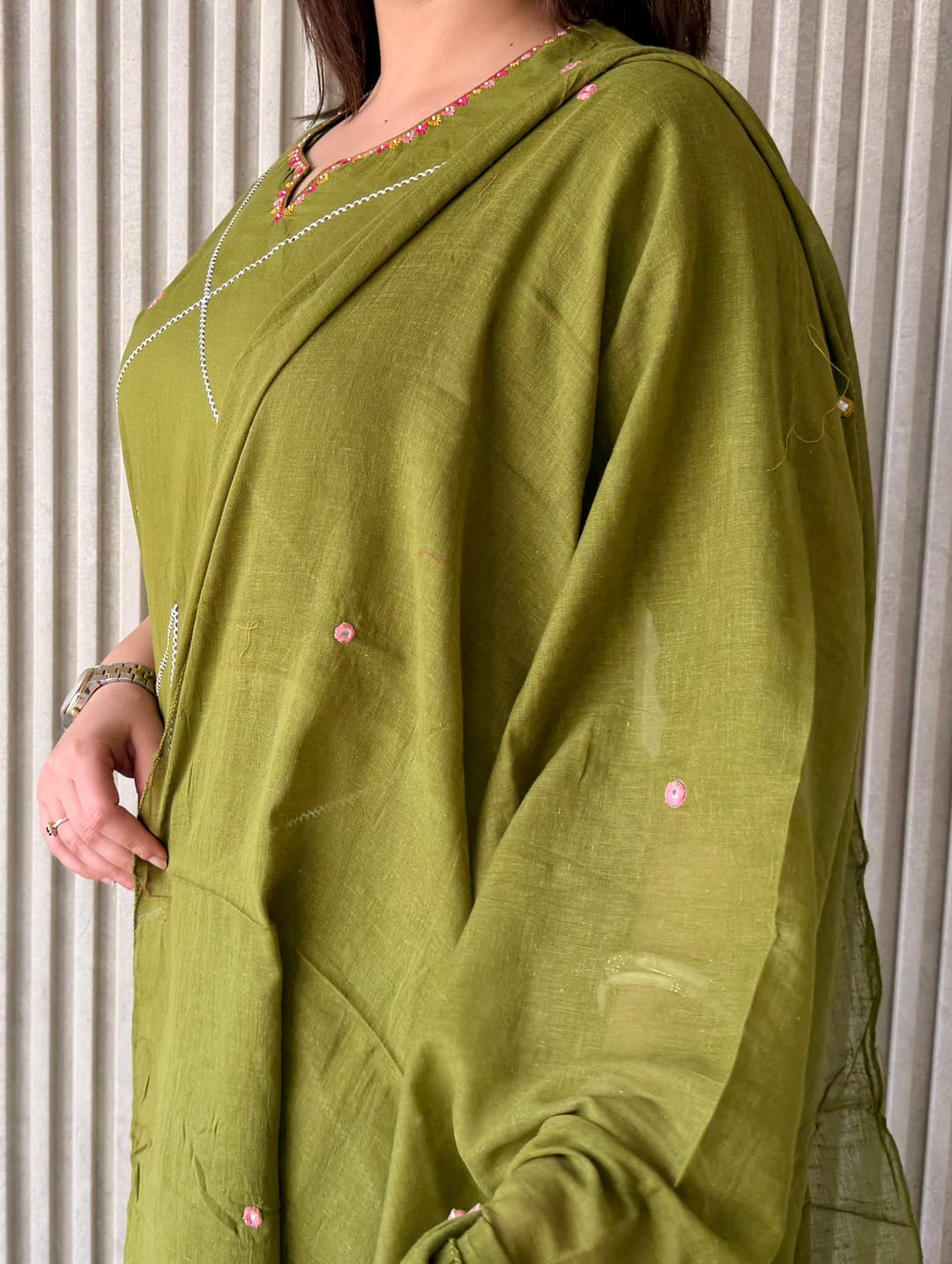 Label By Anusha | Green Gamthi Embroidered Straight Kurta Pant Set with Cotton Dupatta I LBA-089 - Image 5