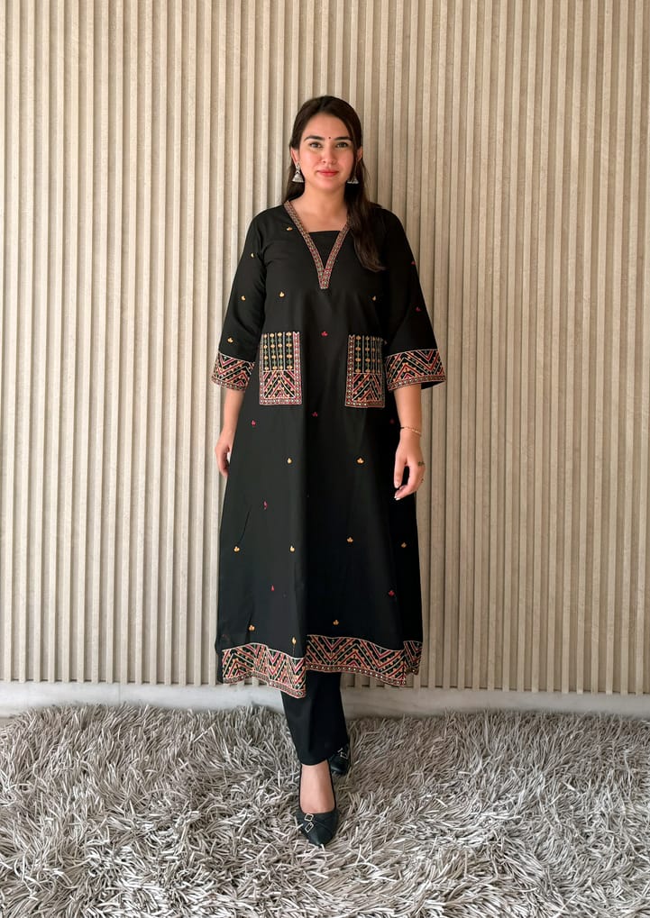 LBA-117 Women Ethnic Motifs Embroidered Regular A-Line Kurta with Trousers